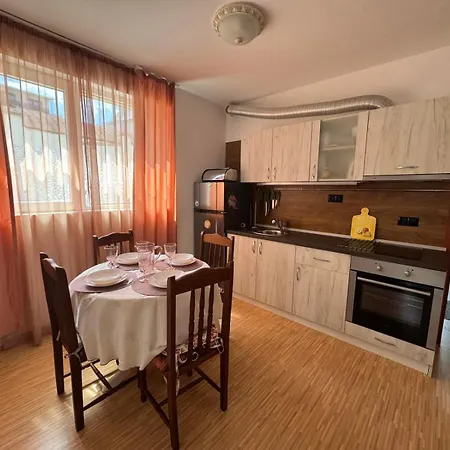 Sunny Day 7 Apartment *